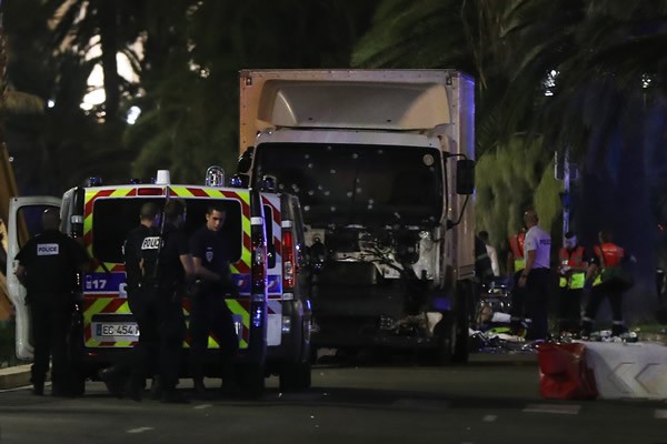 Death toll rises to 84 in France truck attack - ảnh 1
